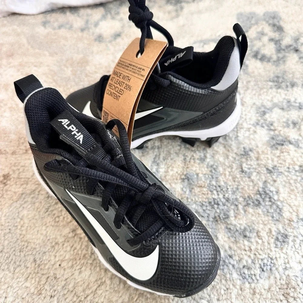 Nike Alpha Menace 4 Shark Boys 10 zFQ4016-001 Black White Football Cleats NIN664